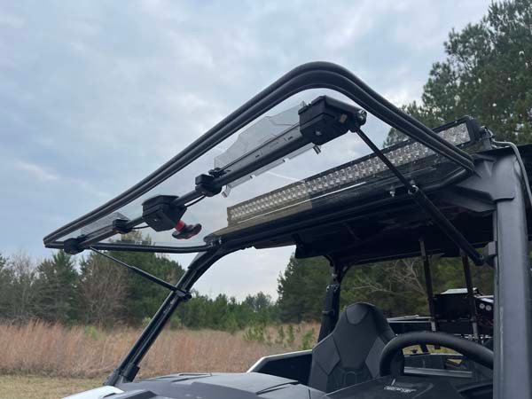 50-50224KIT - Seizmik Polaris General Vented Flip Windshield